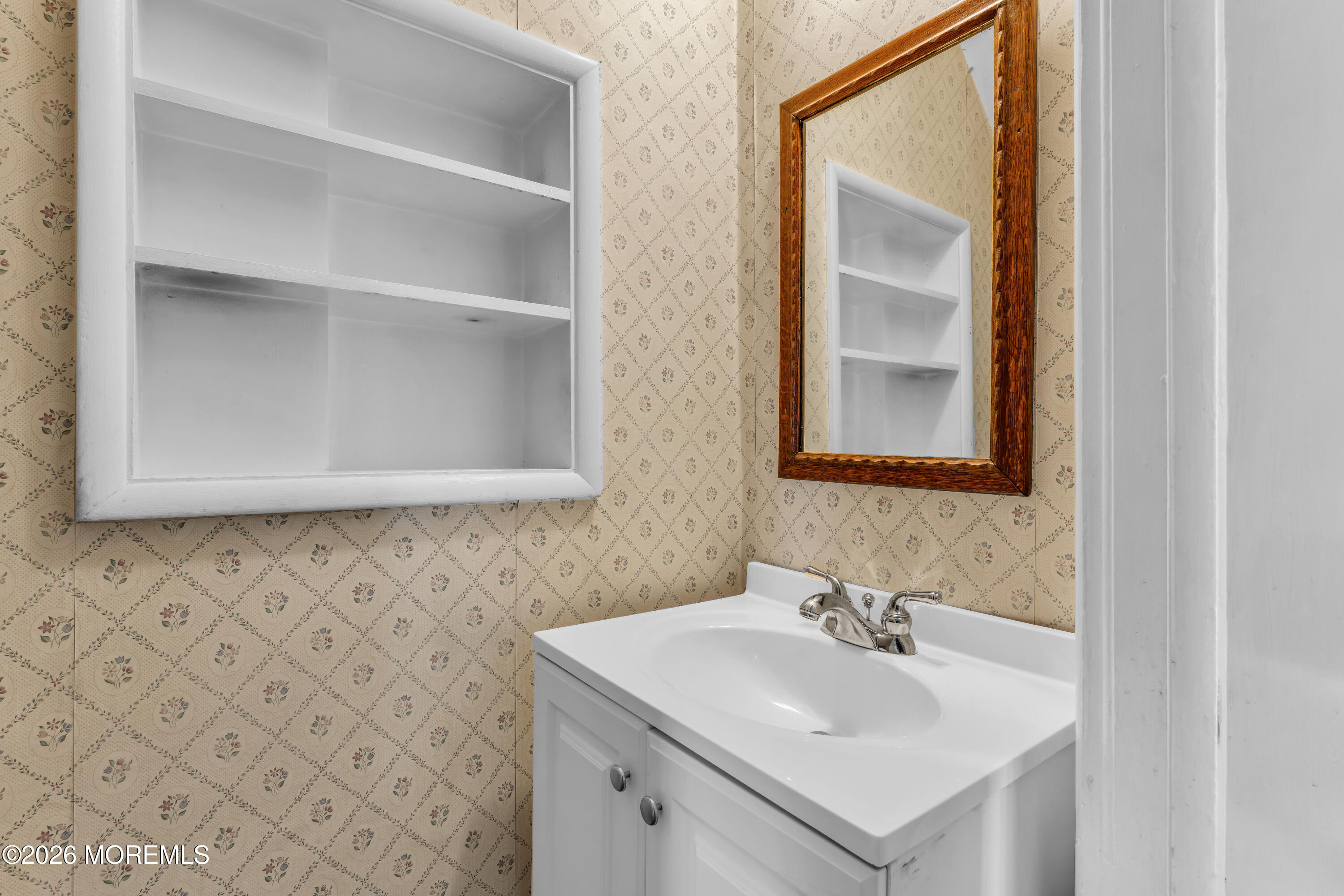 43 Devonshire Court Middletown NJ 07748