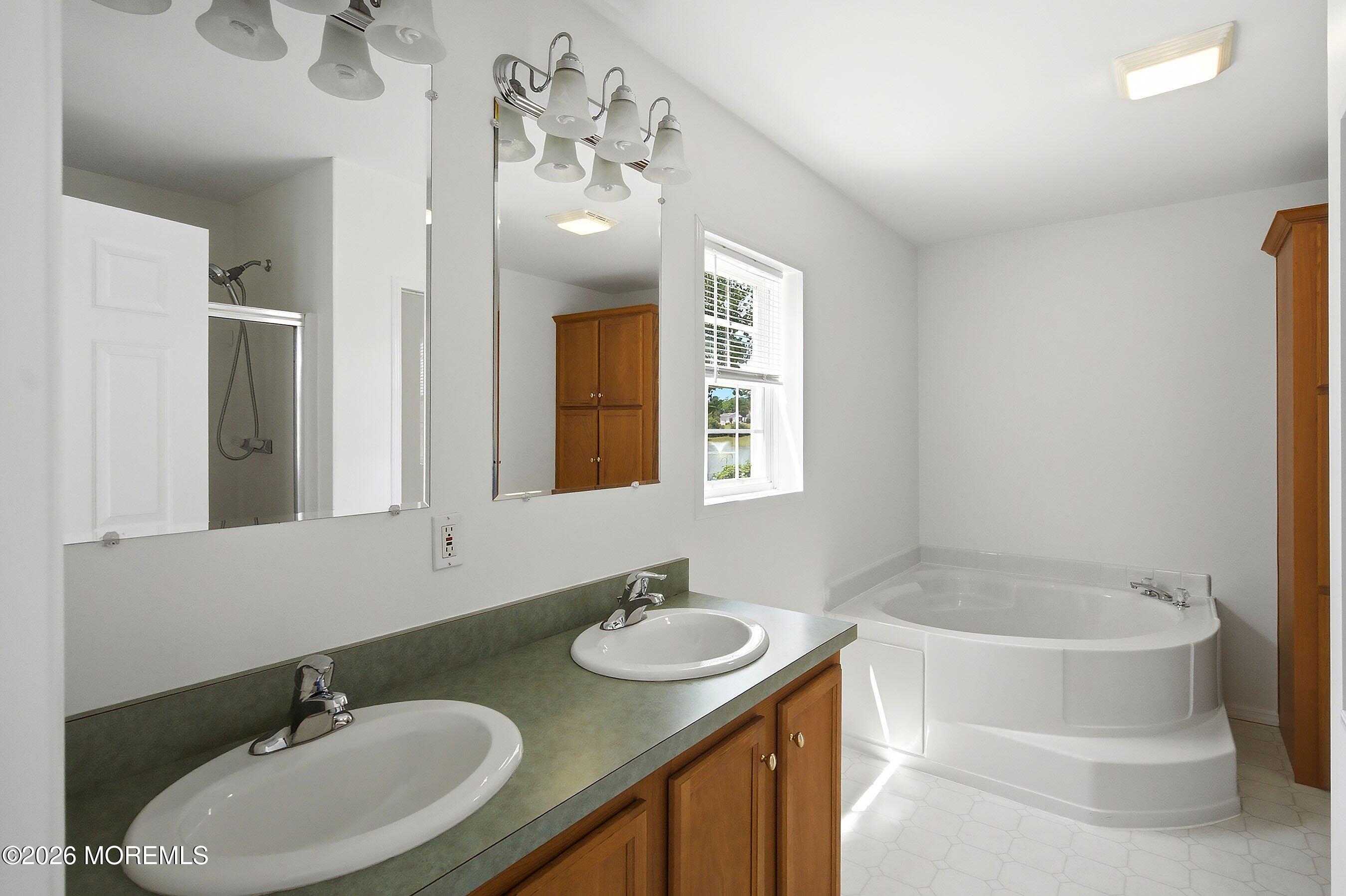 25 Fort Lee Drive Manahawkin NJ 08050
