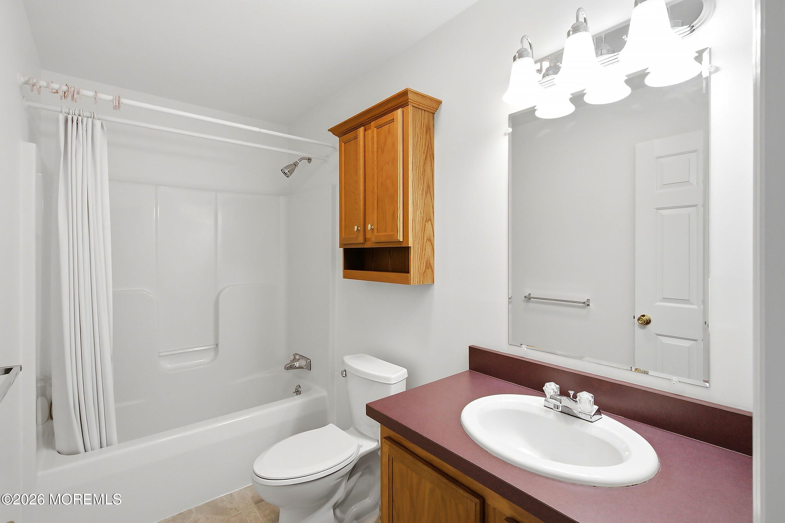 25 Fort Lee Drive Manahawkin NJ 08050