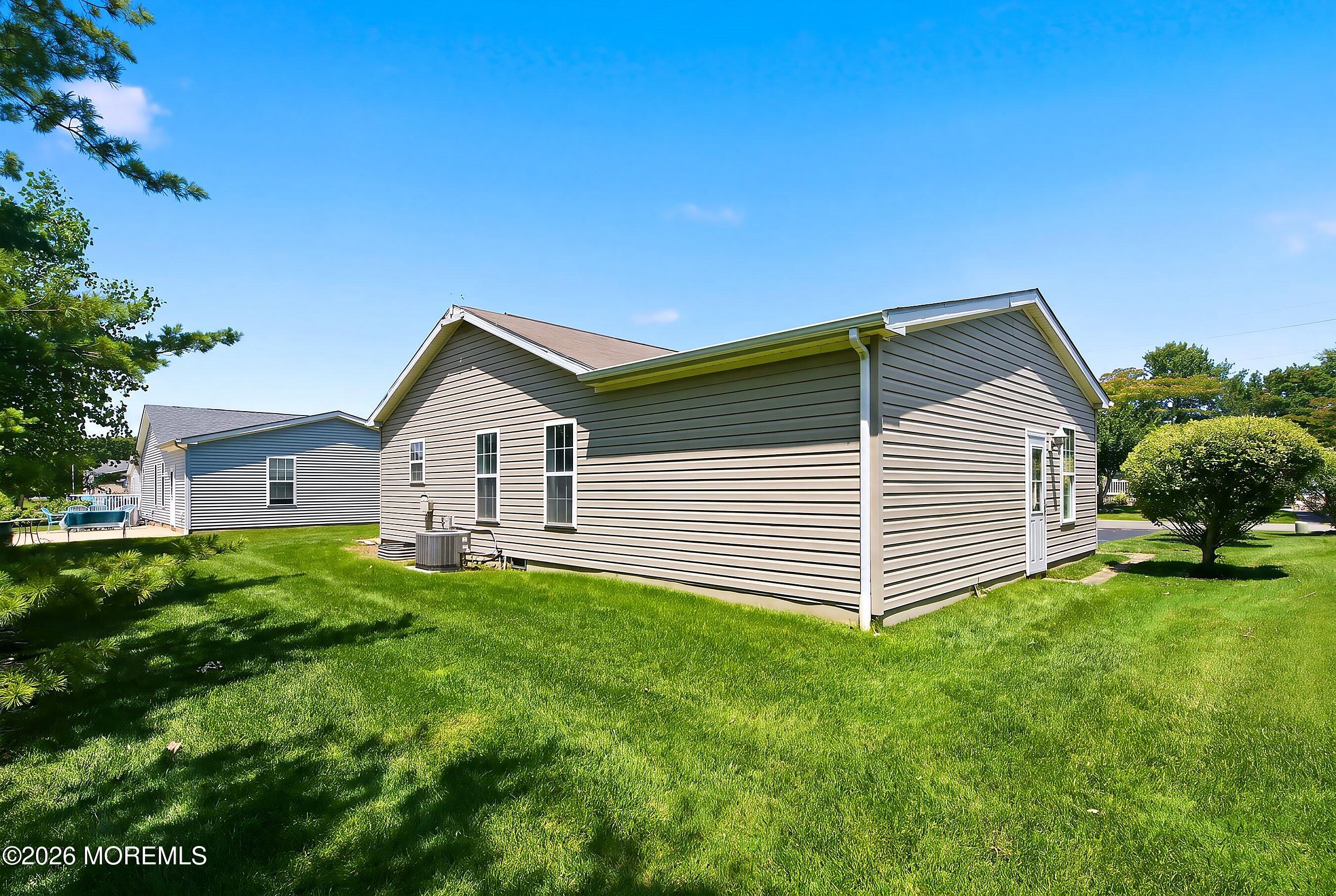 25 Fort Lee Drive Manahawkin NJ 08050