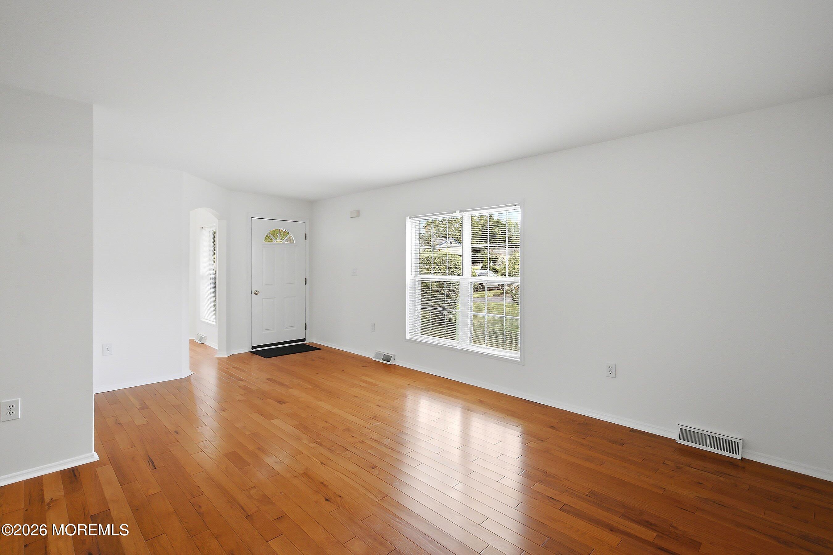 25 Fort Lee Drive Manahawkin NJ 08050