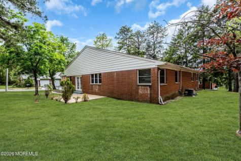 9 B Moccasin Drive Whiting NJ 08759