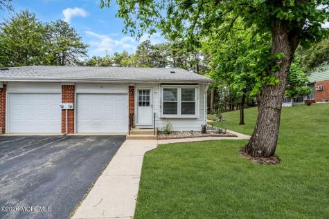 9 B Moccasin Drive Whiting NJ 08759