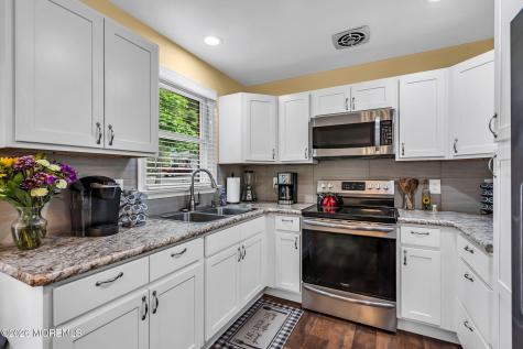 9 B Moccasin Drive Whiting NJ 08759