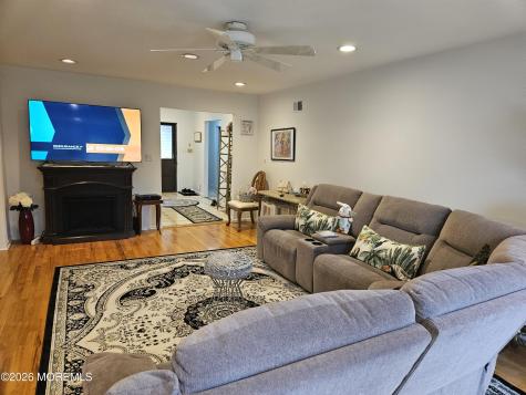 27 Coventry Terrace Marlboro NJ 07746