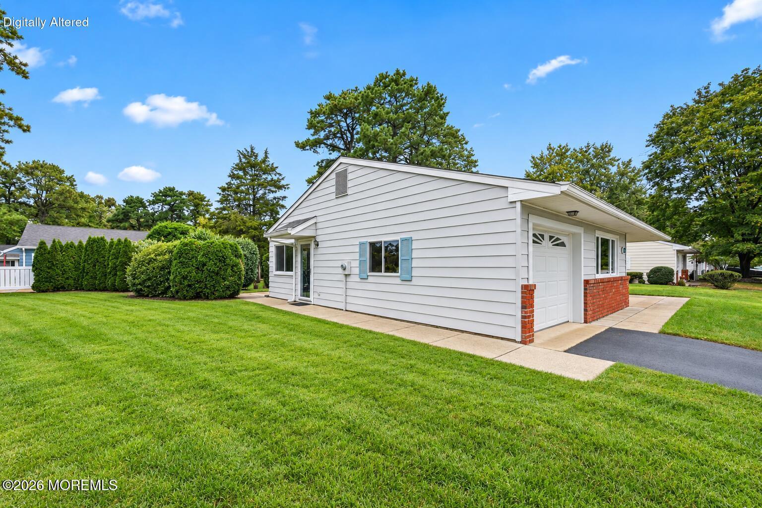 23 Maine Avenue Manchester NJ 08759