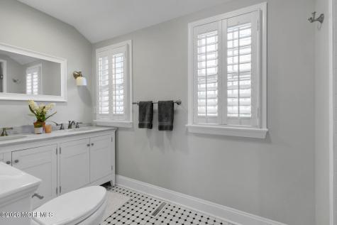 19 Laurelwood Drive Little Silver NJ 07739