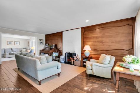 19 Laurelwood Drive Little Silver NJ 07739