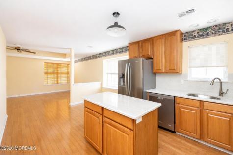 11 Ivy Hill Road Lakewood NJ 08701