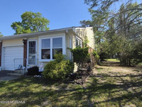 4 Conestoga Drive Whiting NJ 08759