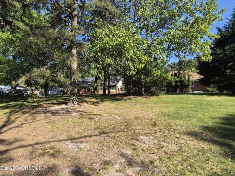 4 Conestoga Drive Whiting NJ 08759
