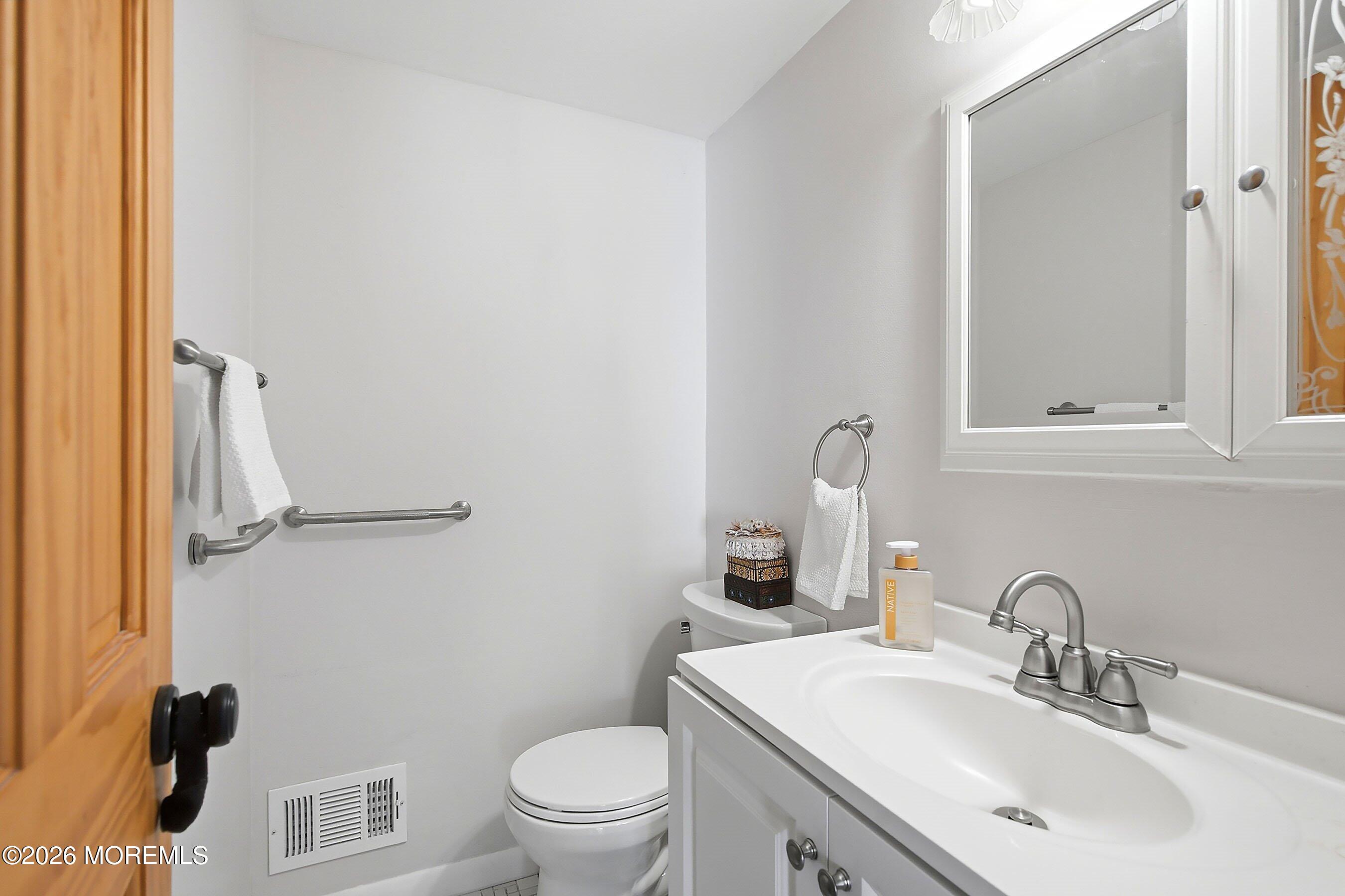 9 Poplar Street Howell NJ 07731
