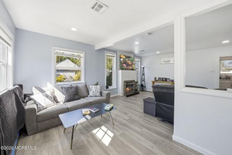 67 London Road Brick NJ 08723