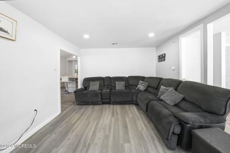 67 London Road Brick NJ 08723