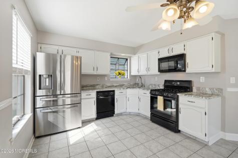 149 Malibu Drive Eatontown NJ 07724