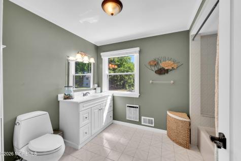 33 Baldwin Avenue Morganville NJ 07751