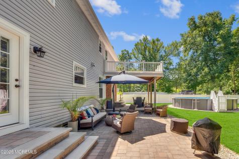 33 Baldwin Avenue Morganville NJ 07751