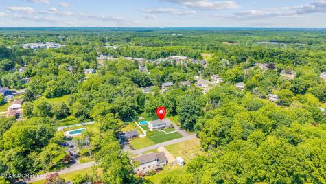 33 Baldwin Avenue Morganville NJ 07751