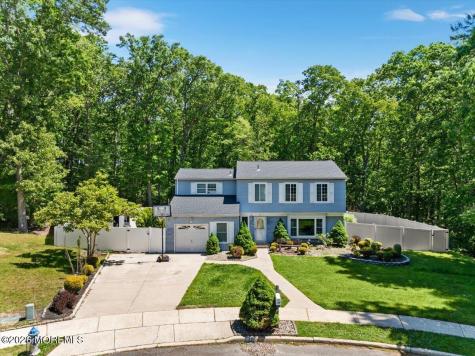 17 Monroe Lane Jackson NJ 08527