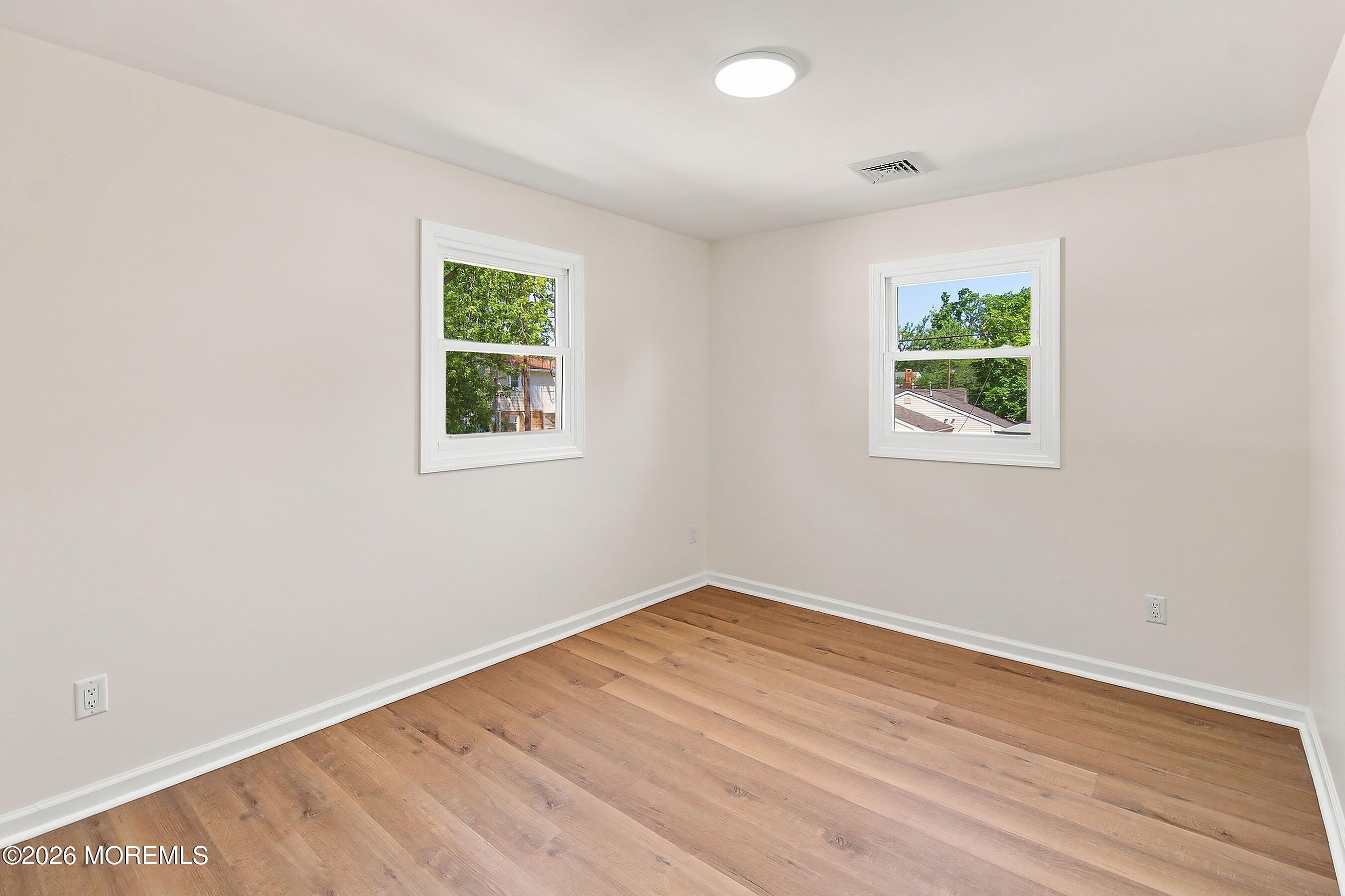 5 Beacon Terrace Keansburg NJ 07734