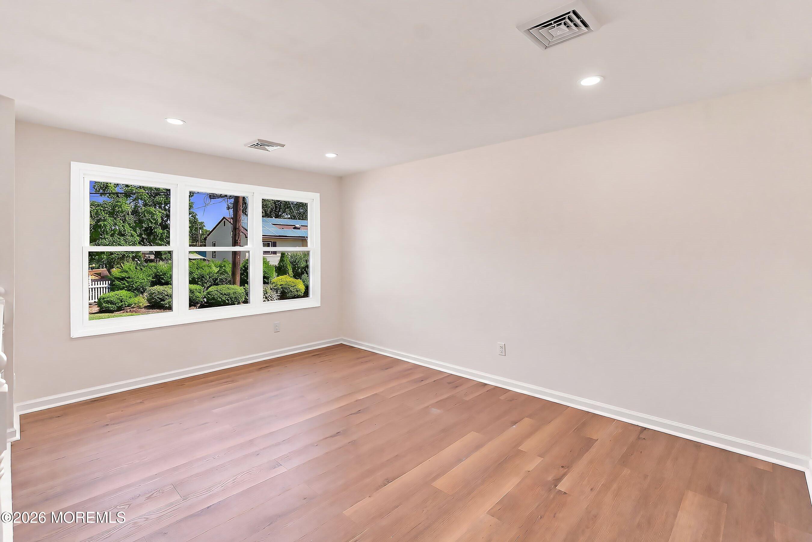 5 Beacon Terrace Keansburg NJ 07734