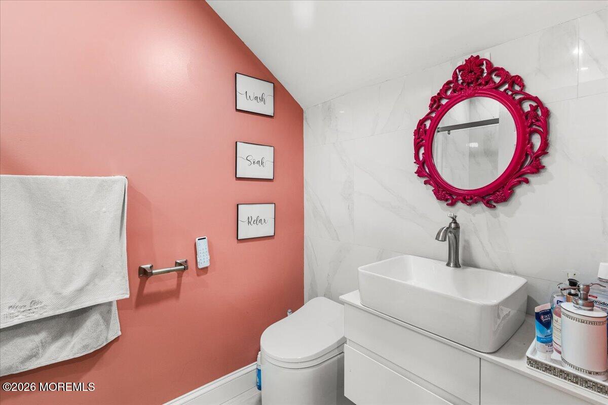 422 Everett Road Holmdel NJ 07733