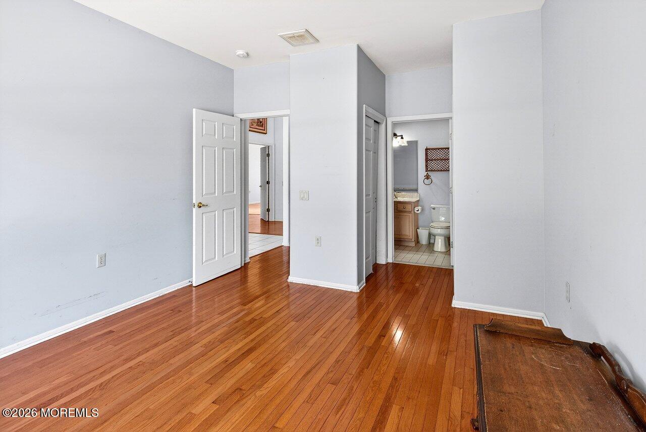 11 Valley Stream Place Barnegat NJ 08005