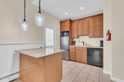 123 Reynolds Drive Eatontown NJ 07724