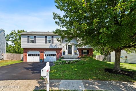 10 Cove Court Howell NJ 07731