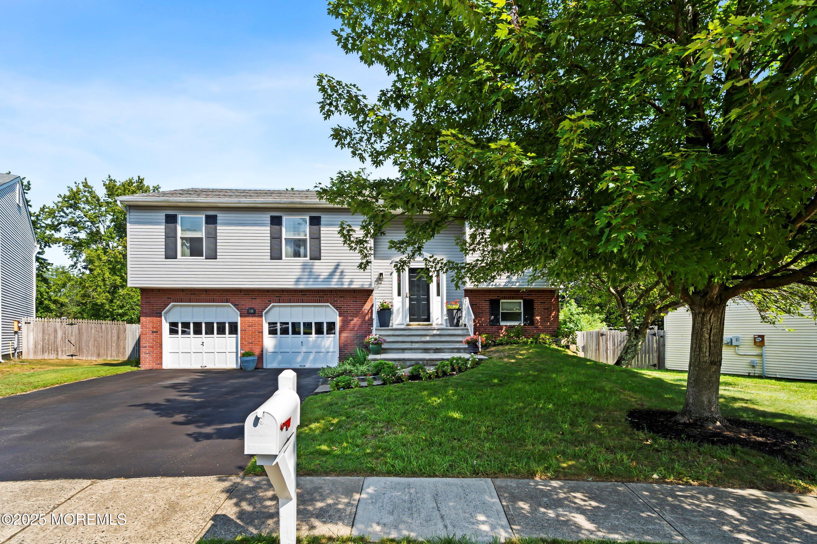 10 Cove Court Howell NJ 07731