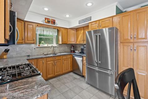10 Cove Court Howell NJ 07731