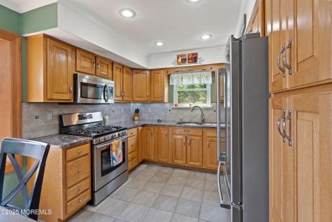 10 Cove Court Howell NJ 07731
