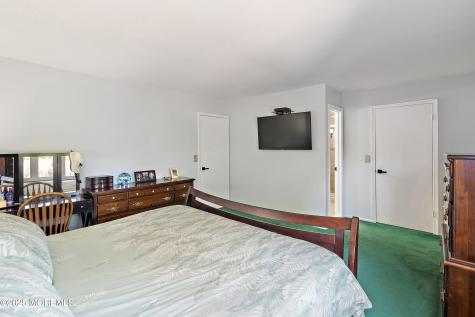 10 Cove Court Howell NJ 07731