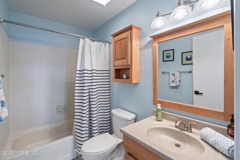 10 Cove Court Howell NJ 07731