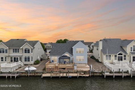 18 Peaksail Drive Bayville NJ 08721