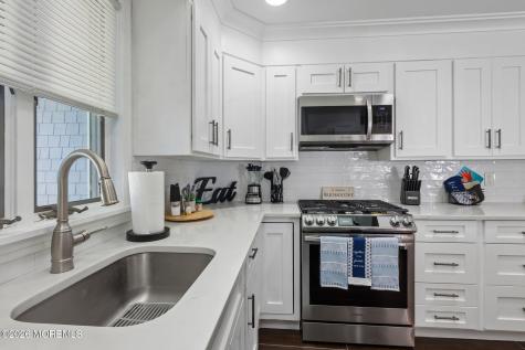 210 Deerfield Lane Aberdeen NJ 07747