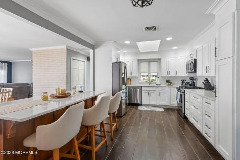 210 Deerfield Lane Aberdeen NJ 07747