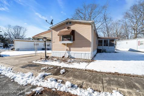 29 Cathy Court Jackson NJ 08527