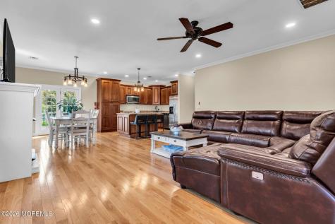 90 Saint Peters Place Keyport NJ 07735