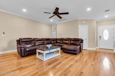 90 Saint Peters Place Keyport NJ 07735