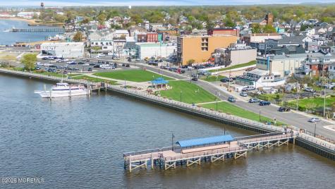 90 Saint Peters Place Keyport NJ 07735