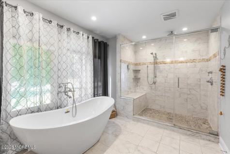 2 Richards Way Holmdel NJ 07733