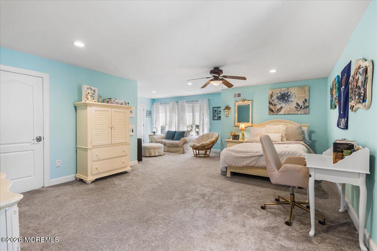 2 Richards Way Holmdel NJ 07733