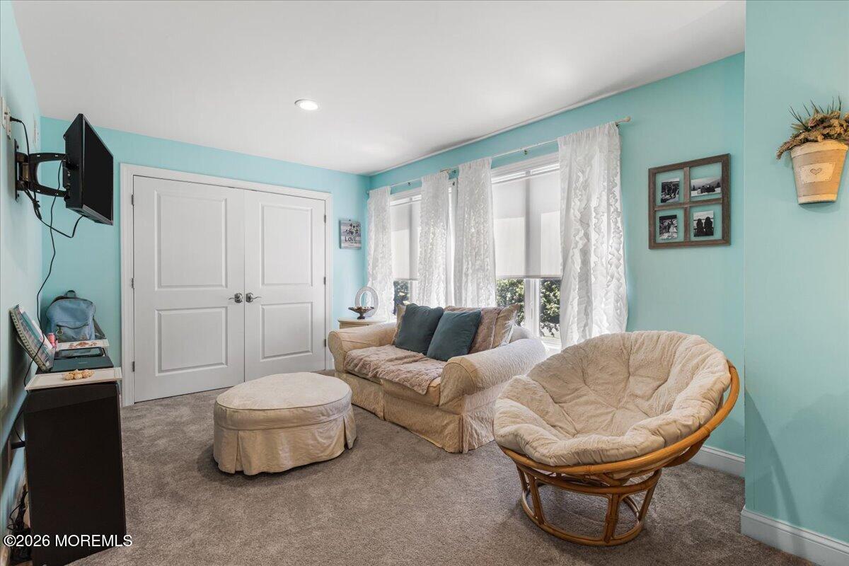 2 Richards Way Holmdel NJ 07733