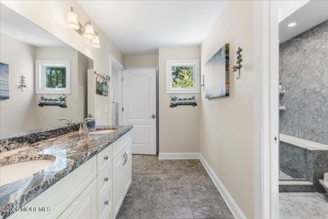 2 Richards Way Holmdel NJ 07733