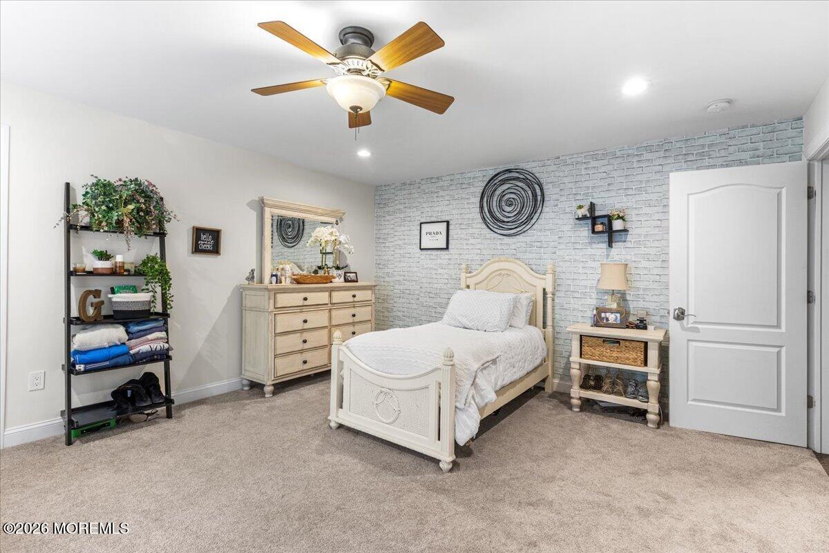 2 Richards Way Holmdel NJ 07733