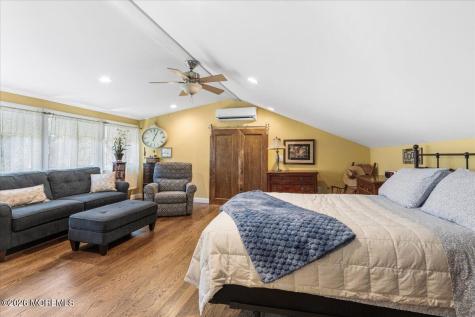 2 Richards Way Holmdel NJ 07733