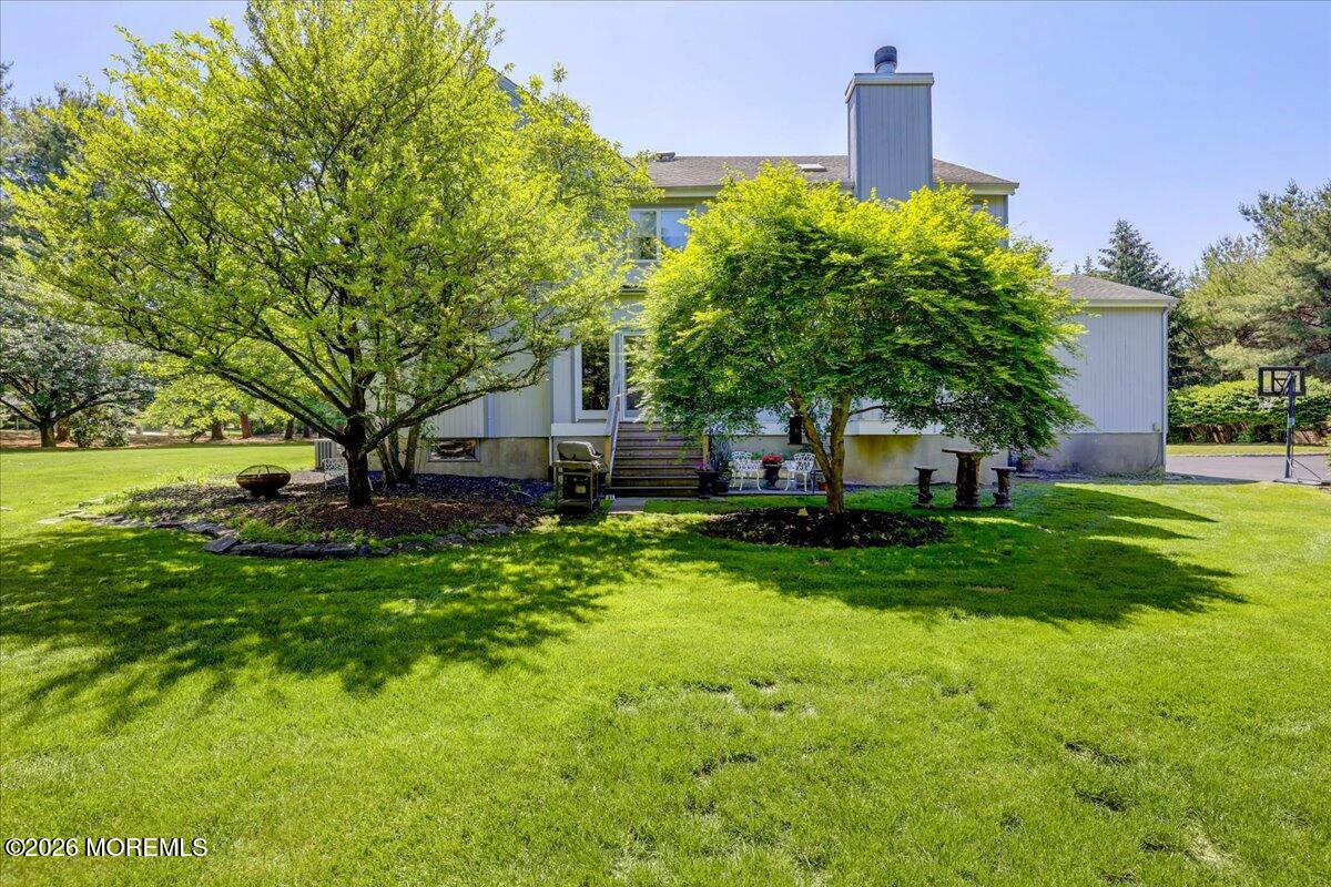 2 Richards Way Holmdel NJ 07733