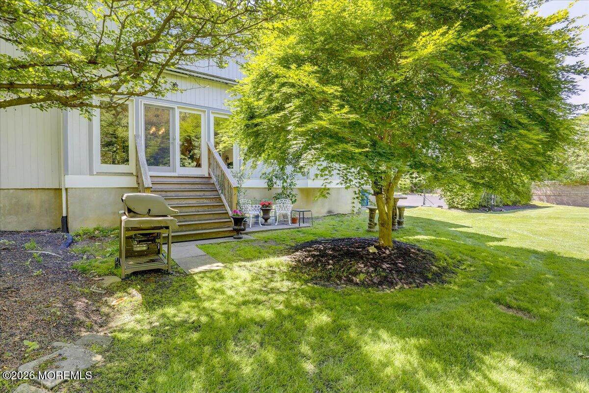 2 Richards Way Holmdel NJ 07733