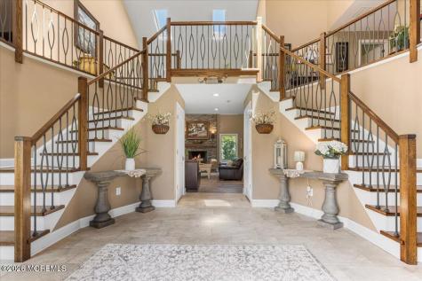 2 Richards Way Holmdel NJ 07733